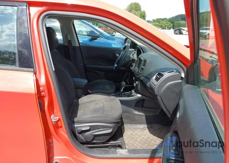 2018 Jeep Compass Sport 4X4 z USA, uszkodzony, nr VIN 3C4NJDABXJT147909